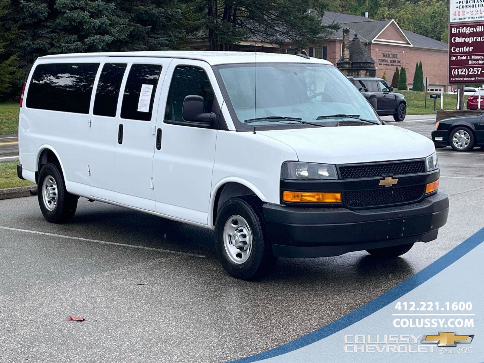 2024 Chevrolet Express Passenger 3500 1LS