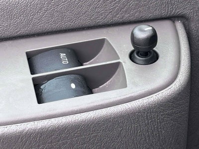 2024 Chevrolet Express Passenger 3500 1LS