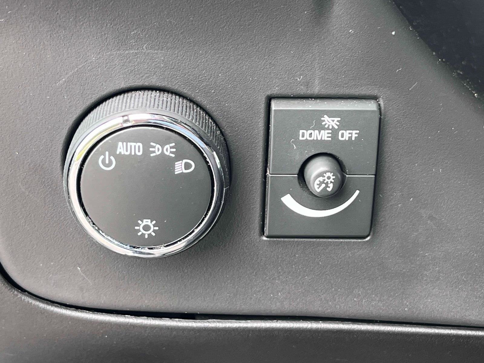 2024 Chevrolet Express Passenger 3500 1LS