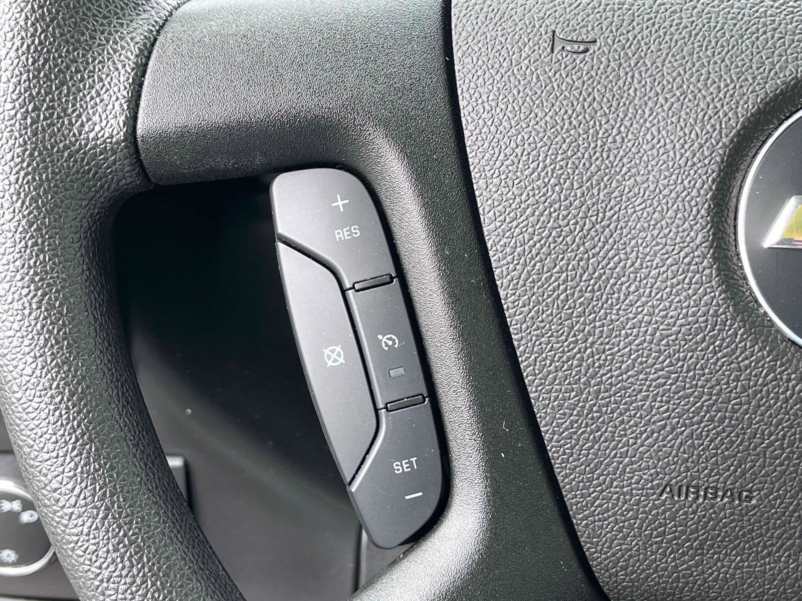 2024 Chevrolet Express Passenger 3500 1LS