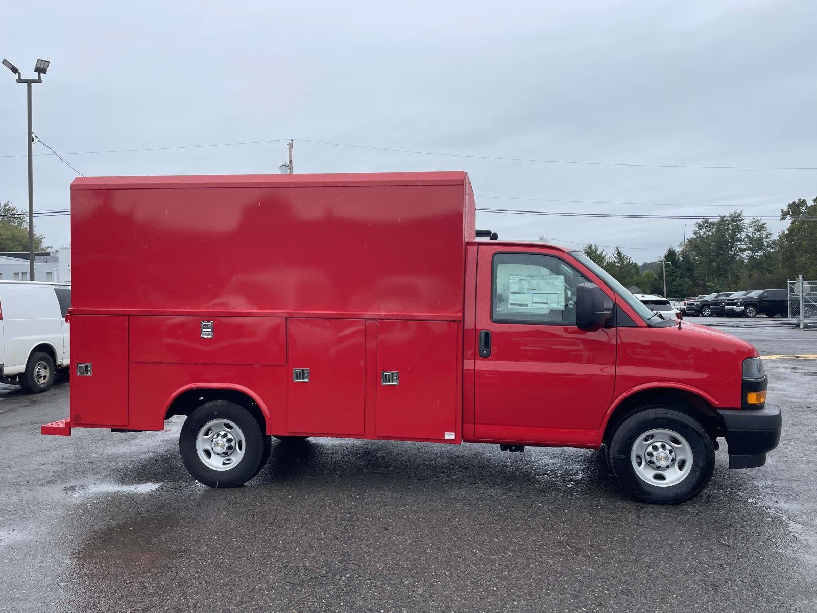 2026 Chevrolet Express Cutaway 3500 1WT