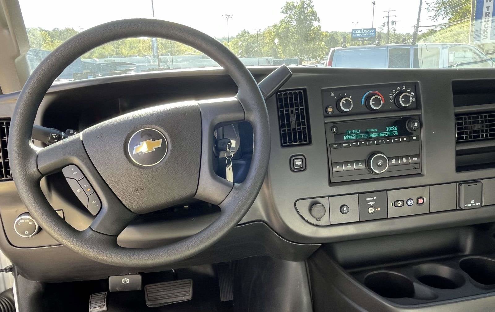 2025 Chevrolet Express Cutaway 3500 1WT