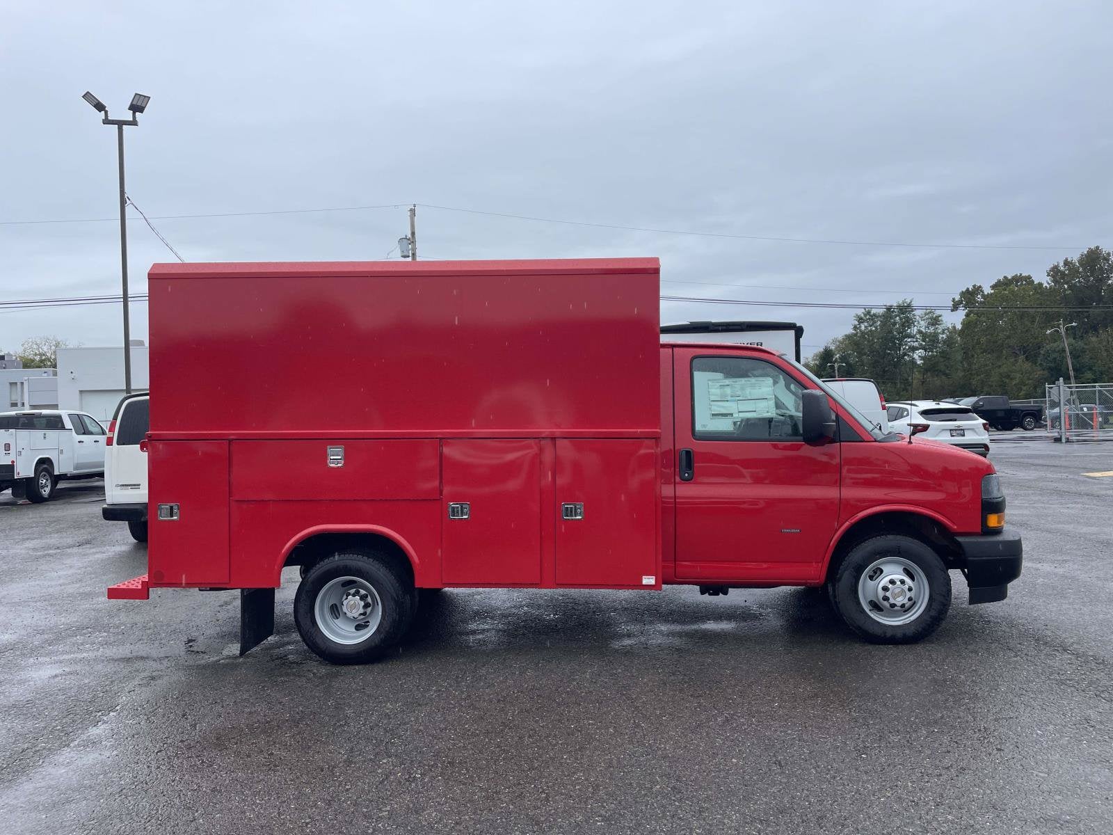 2026 Chevrolet Express Cutaway 3500 1WT
