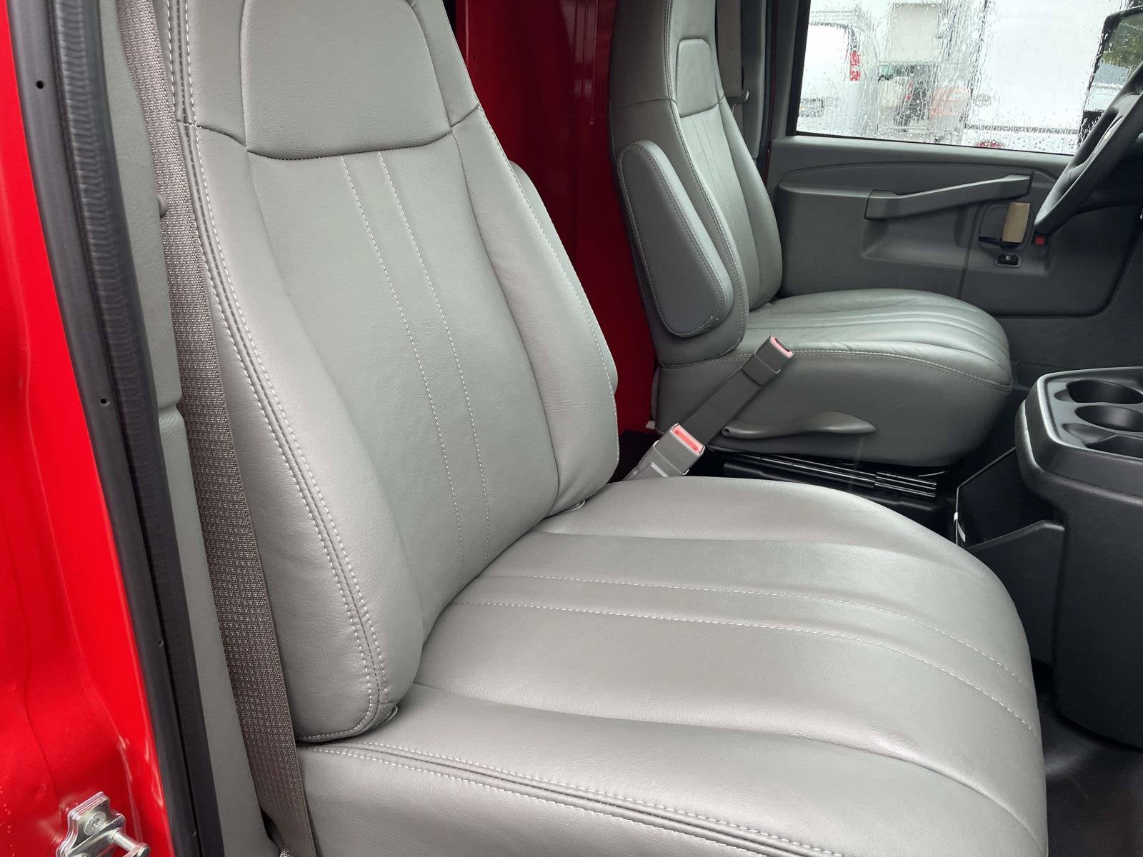 2026 Chevrolet Express Cutaway 3500 1WT