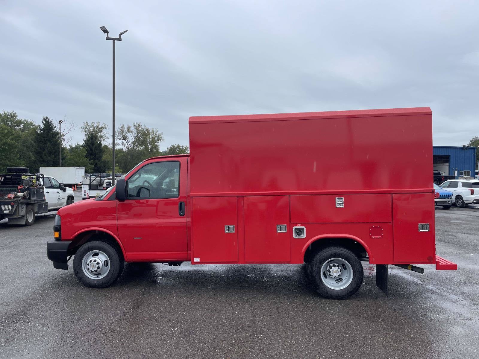 2026 Chevrolet Express Cutaway 3500 1WT