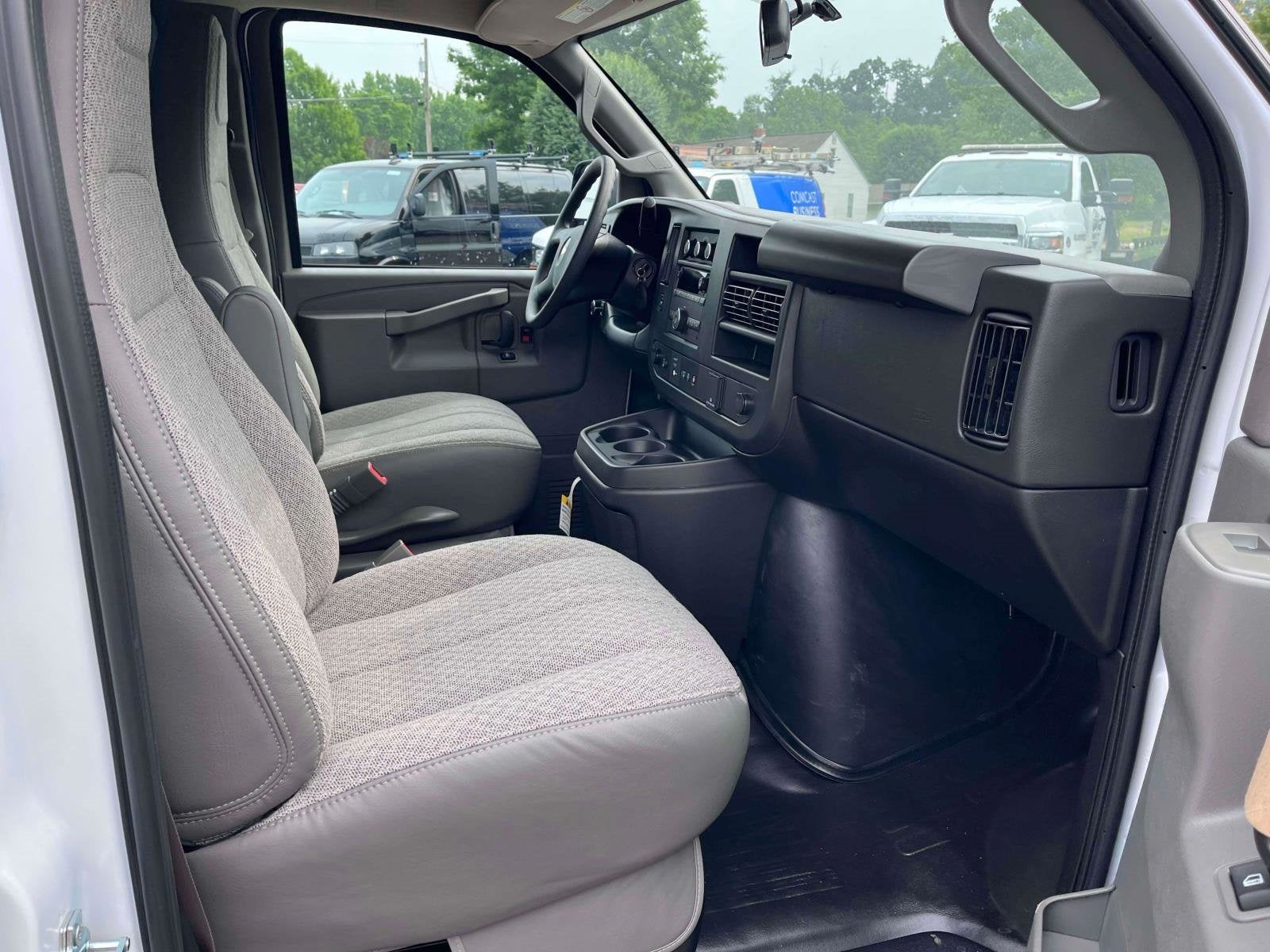 2025 Chevrolet Express Cargo 2500 WT