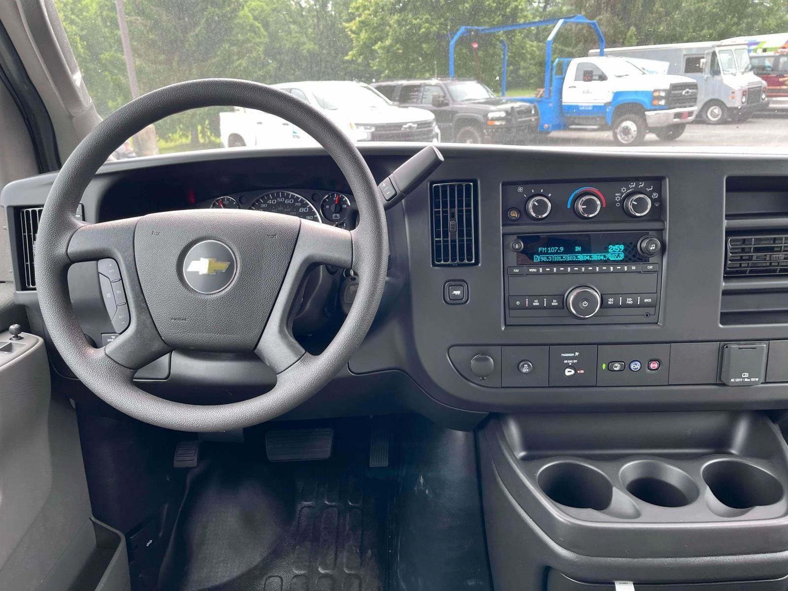 2025 Chevrolet Express Cargo 2500 WT