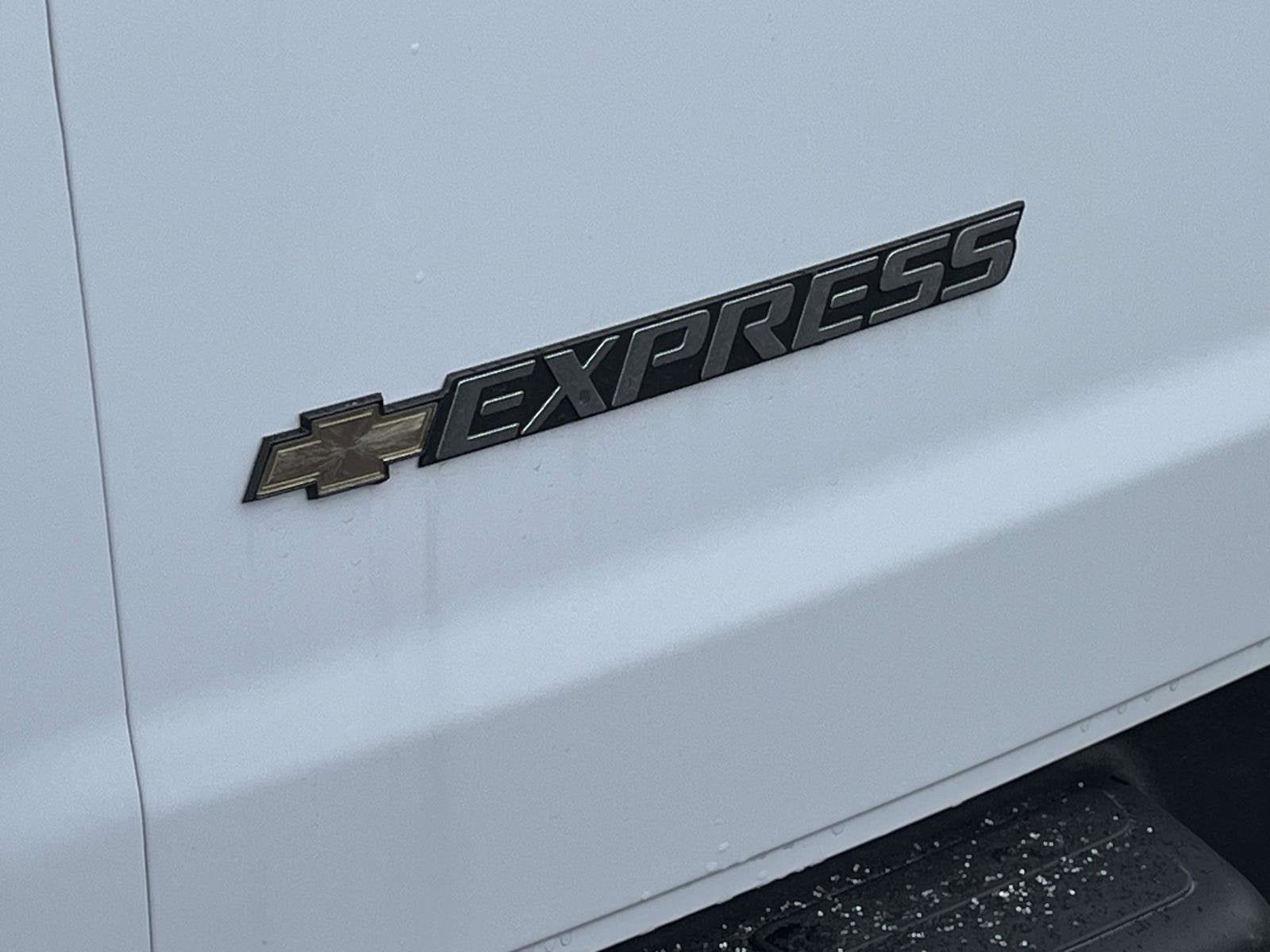 2025 Chevrolet Express Cargo 2500 WT