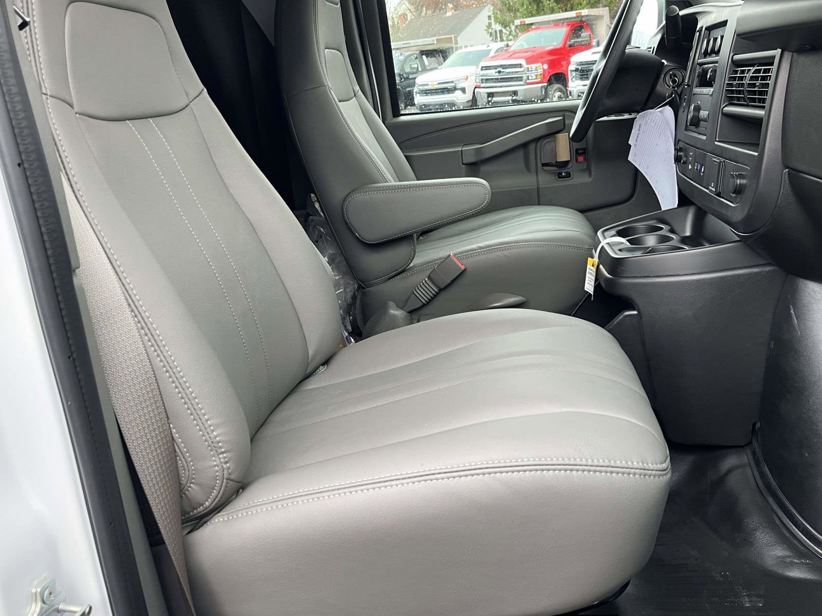 2025 Chevrolet Express Cargo 2500 WT