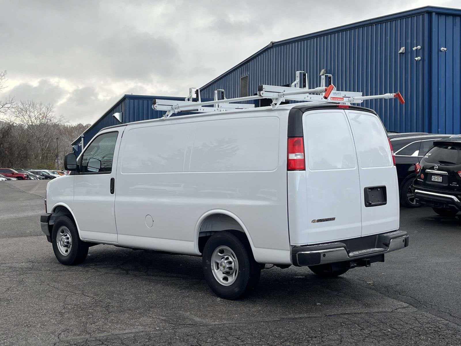 2025 Chevrolet Express Cargo 2500 WT