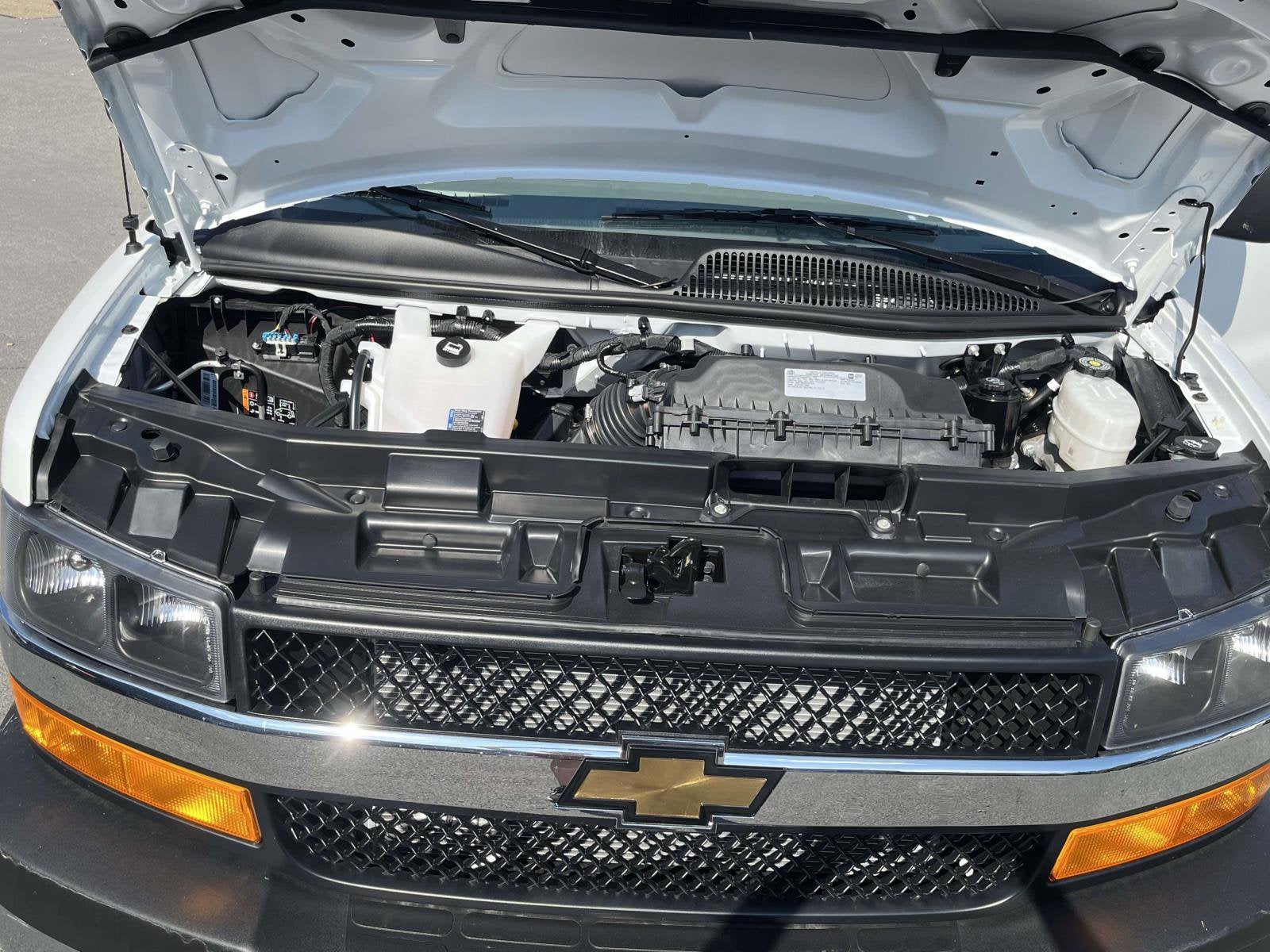 2025 Chevrolet Express Cargo 2500 WT