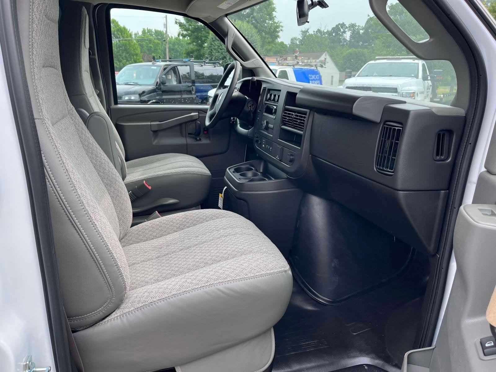 2025 Chevrolet Express Cargo 2500 WT