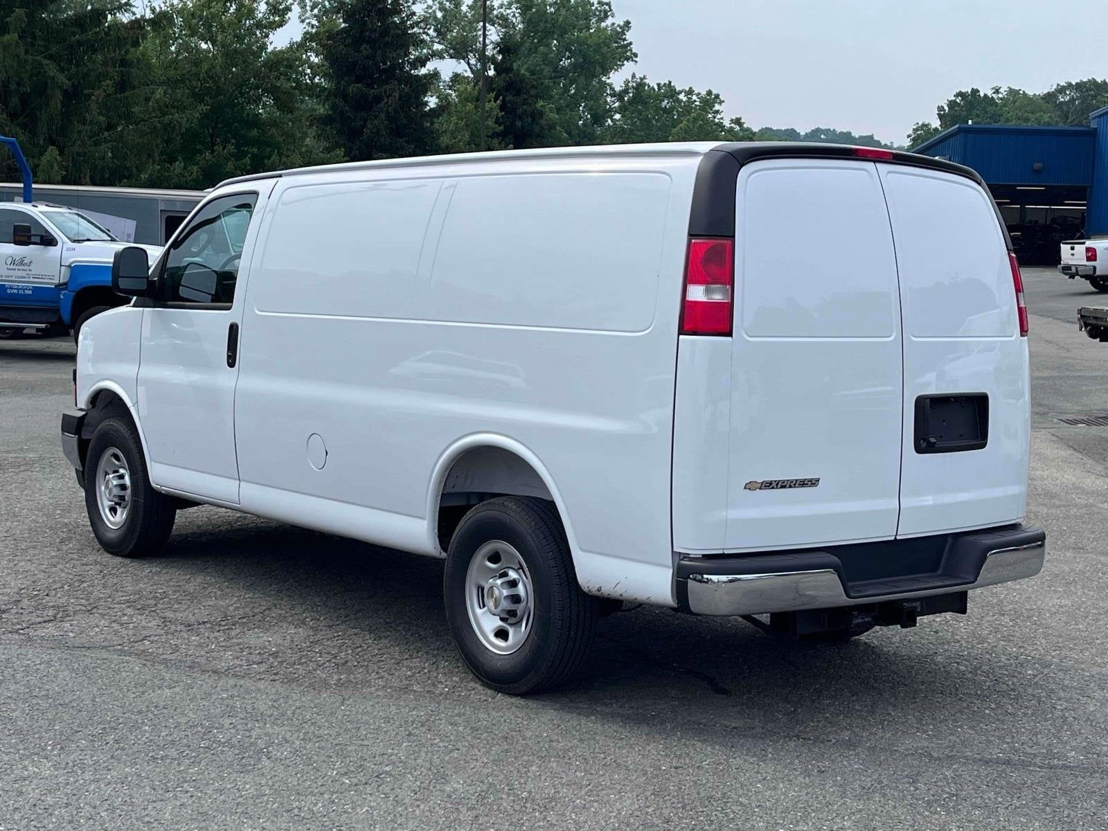 2025 Chevrolet Express Cargo 2500 WT
