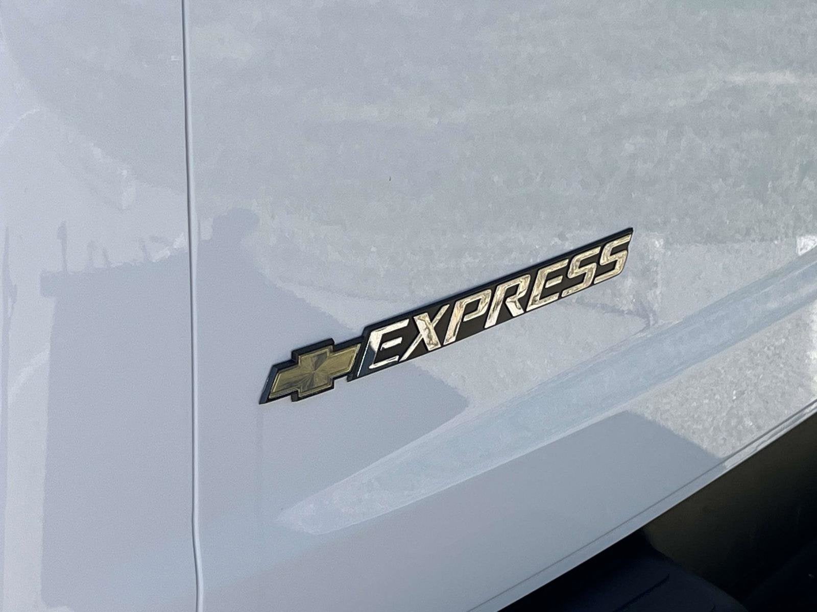 2025 Chevrolet Express Cargo 2500 WT