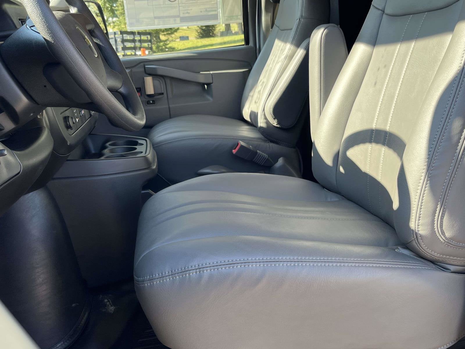 2025 Chevrolet Express Cargo 2500 WT