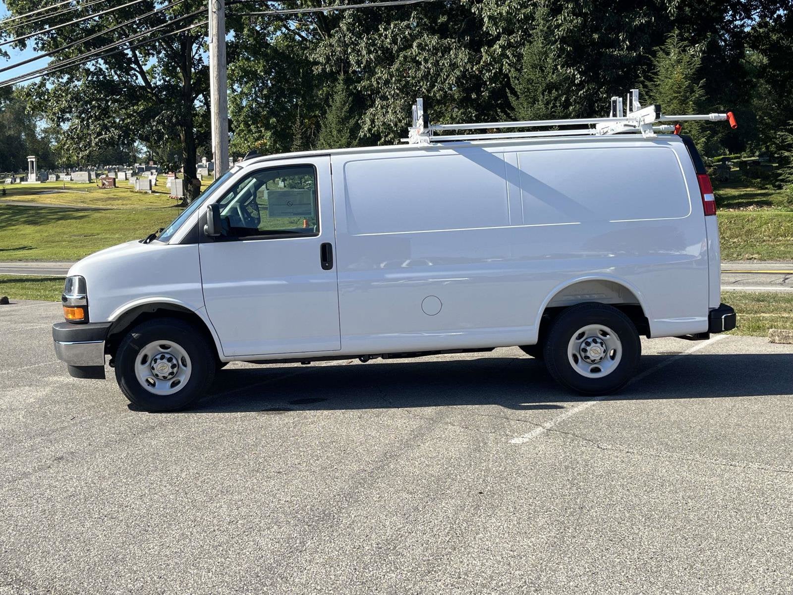 2025 Chevrolet Express Cargo 2500 WT