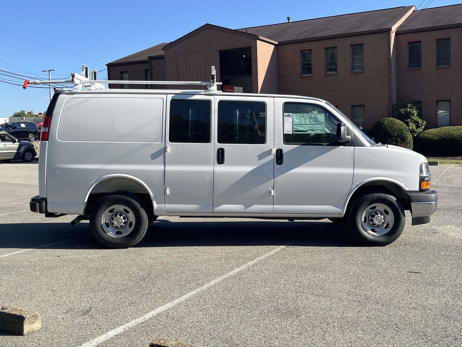 2025 Chevrolet Express Cargo 2500 WT