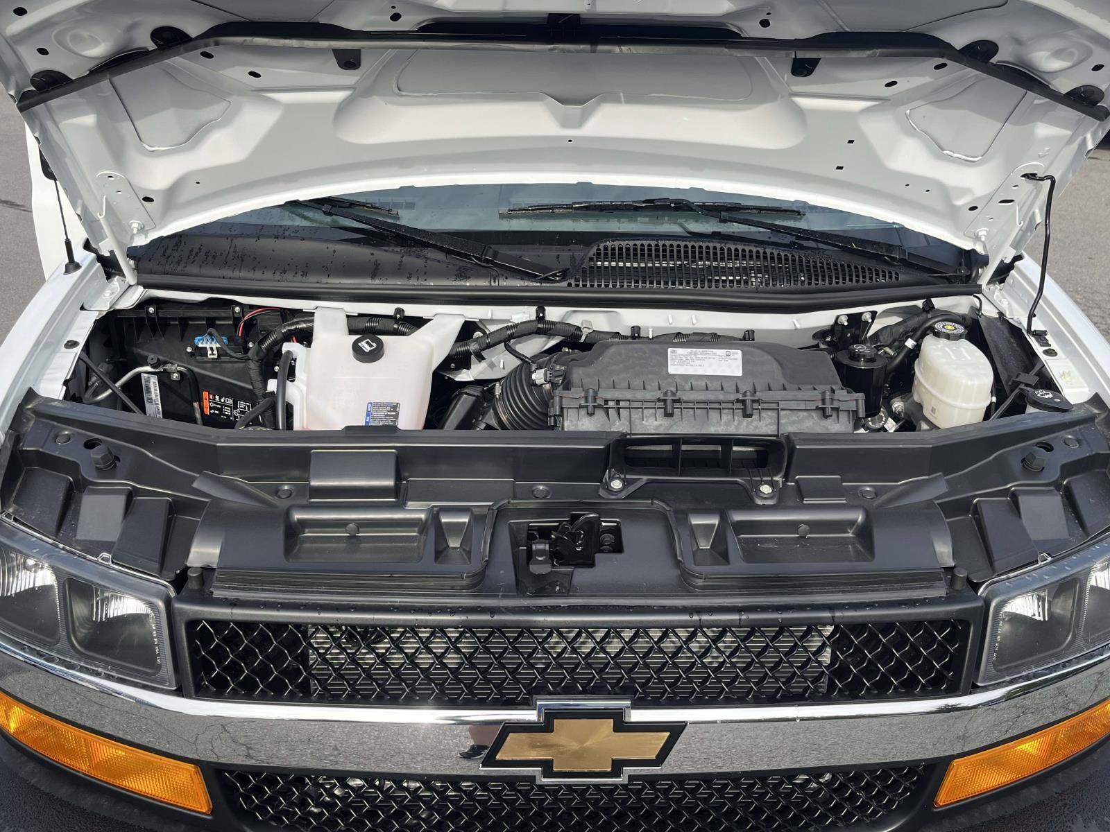 2025 Chevrolet Express Cargo 2500 WT