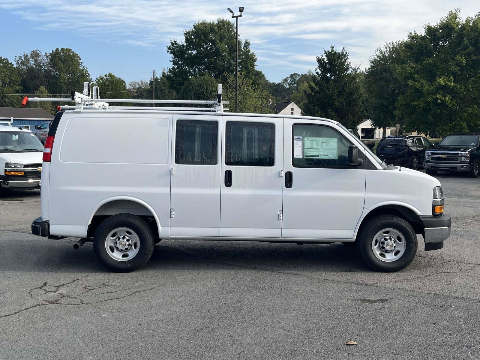 2025 Chevrolet Express Cargo 2500 WT