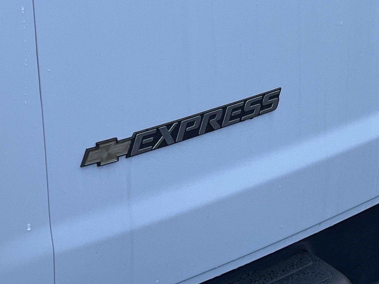 2025 Chevrolet Express Cargo 2500 WT