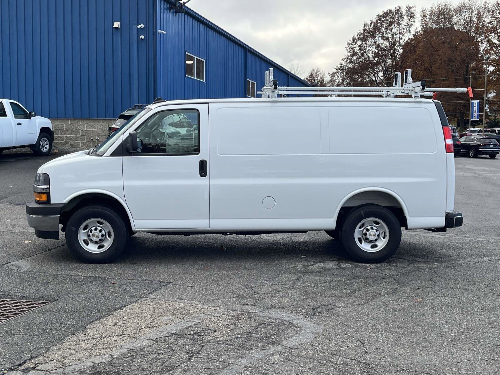 2025 Chevrolet Express Cargo 2500 WT