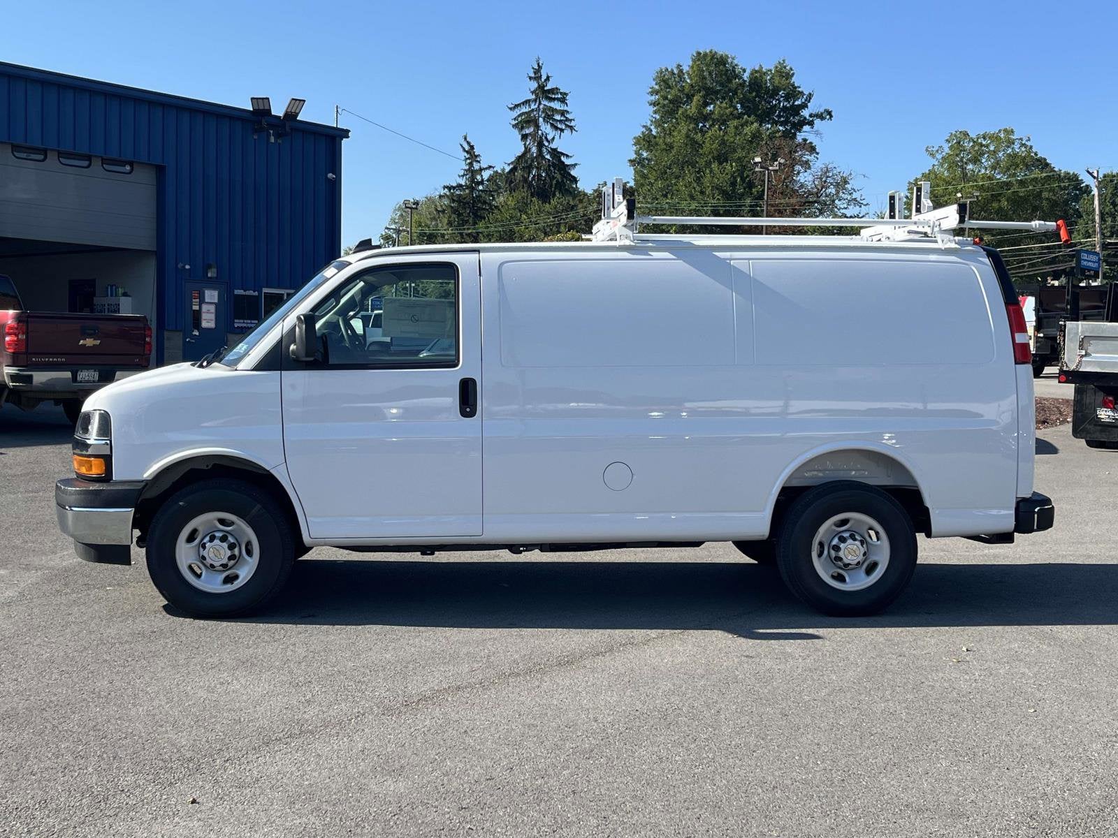 2025 Chevrolet Express Cargo 2500 WT