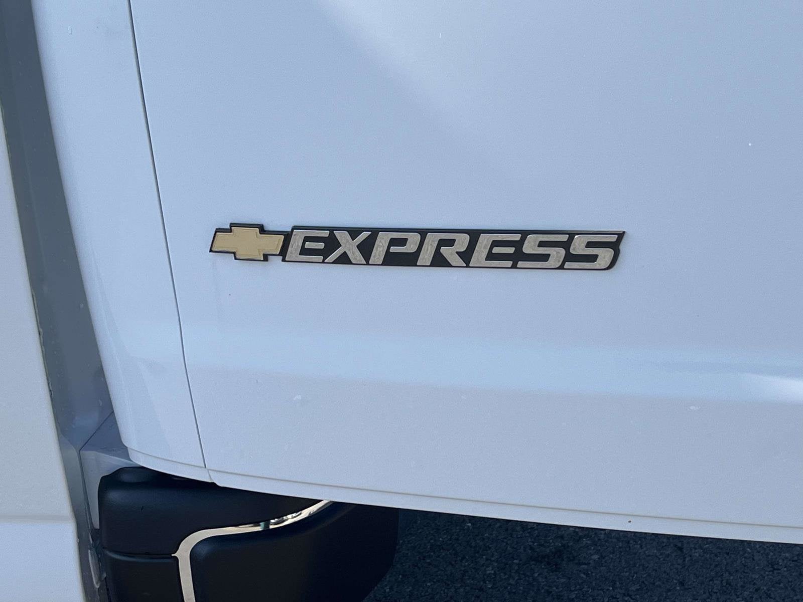 2025 Chevrolet Express Cargo 2500 WT
