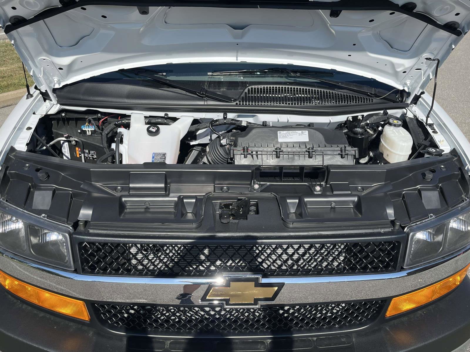 2025 Chevrolet Express Cargo 2500 WT