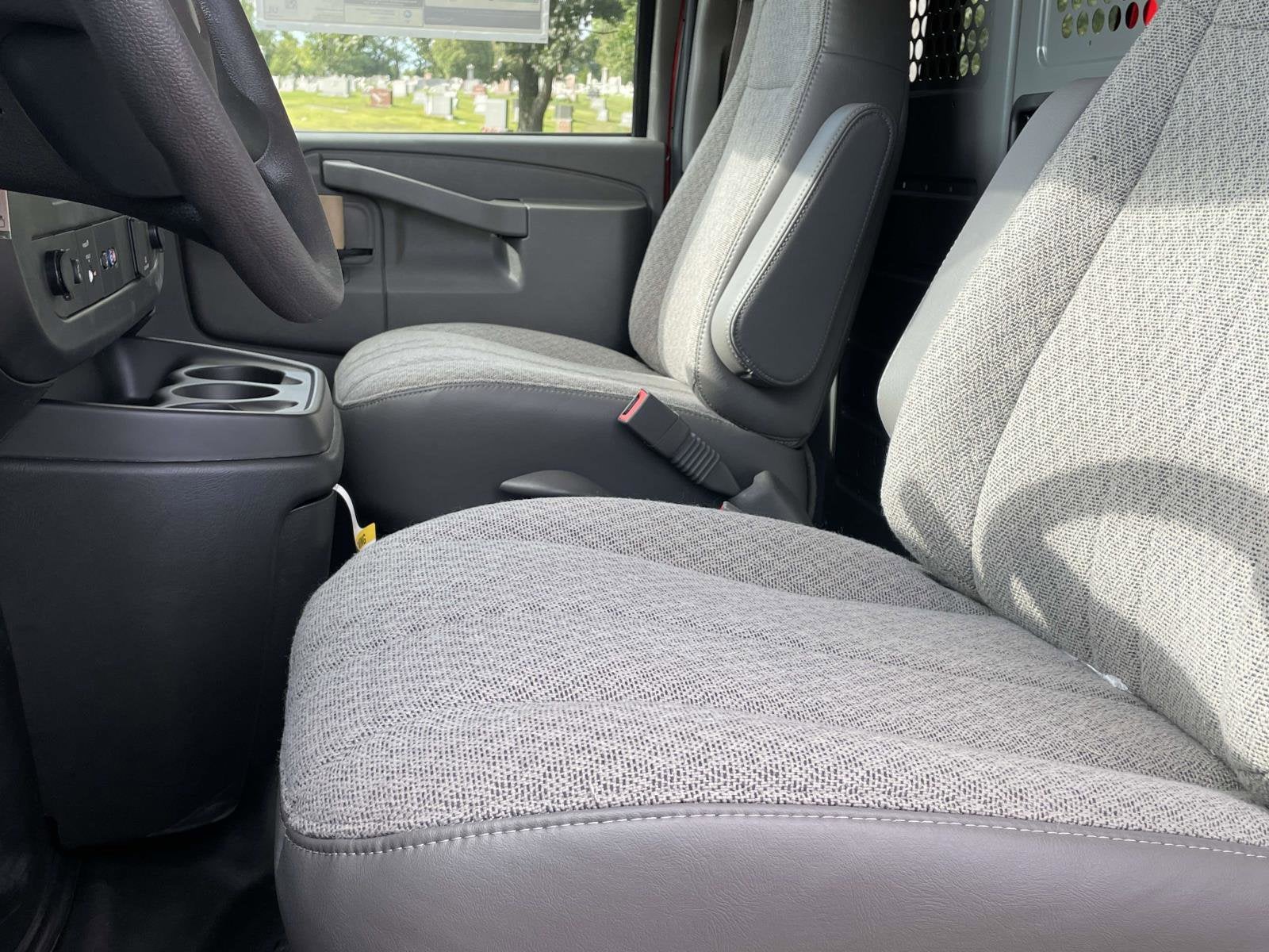 2025 Chevrolet Express Cargo 2500 WT