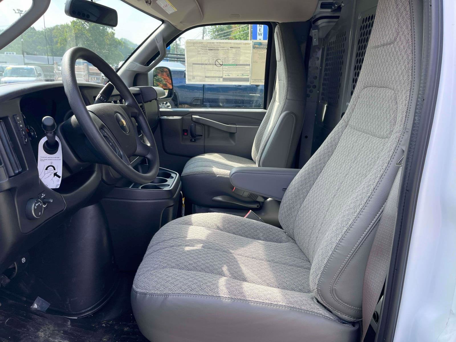 2025 Chevrolet Express Cargo 2500 WT