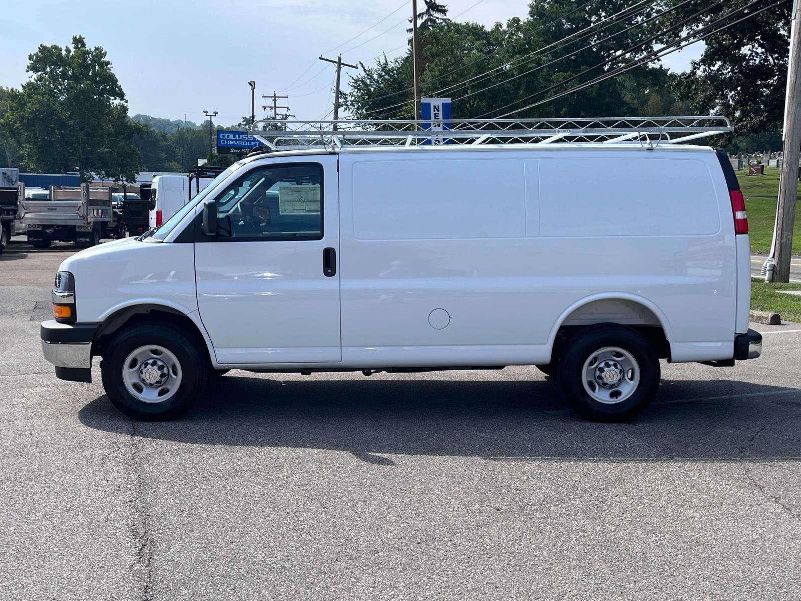 2025 Chevrolet Express Cargo 2500 WT