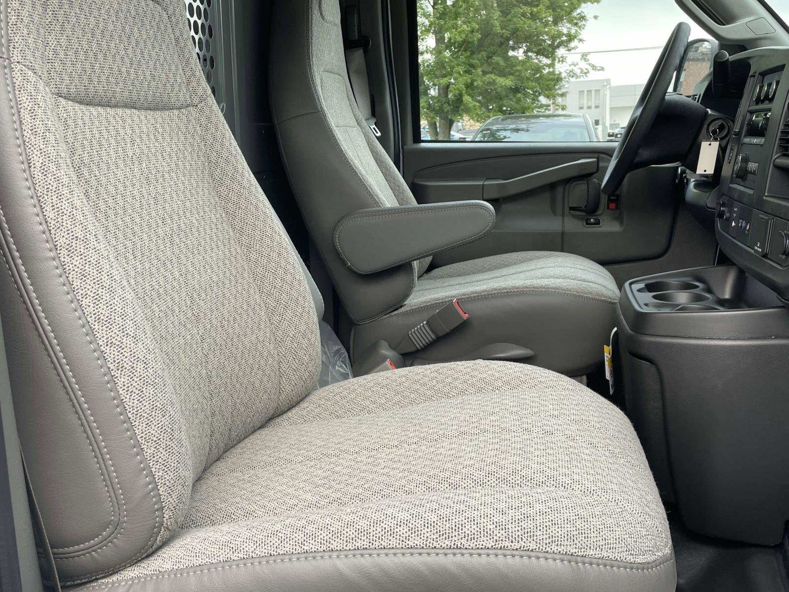 2025 Chevrolet Express Cargo 2500 WT