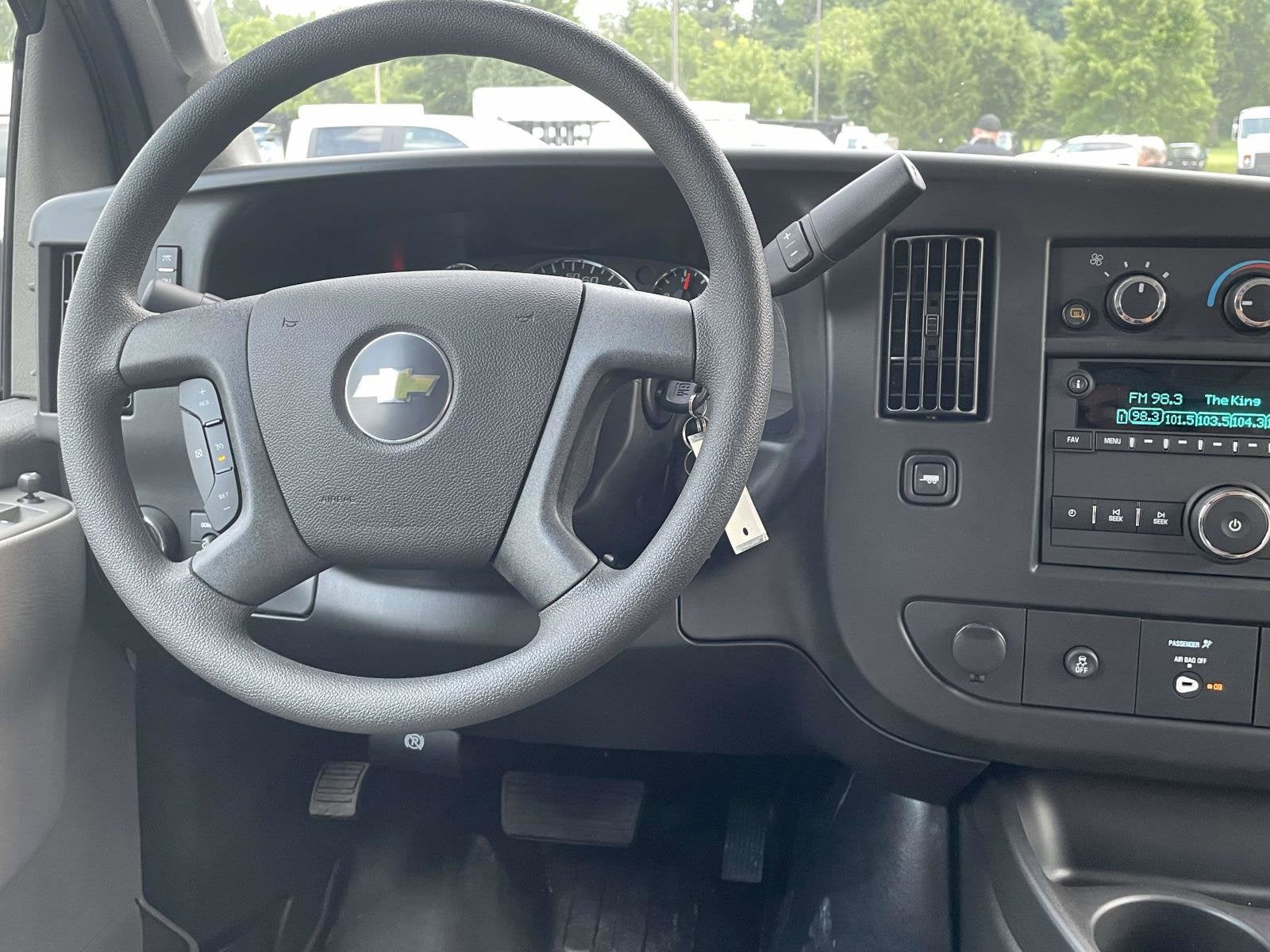 2025 Chevrolet Express Cargo 2500 WT