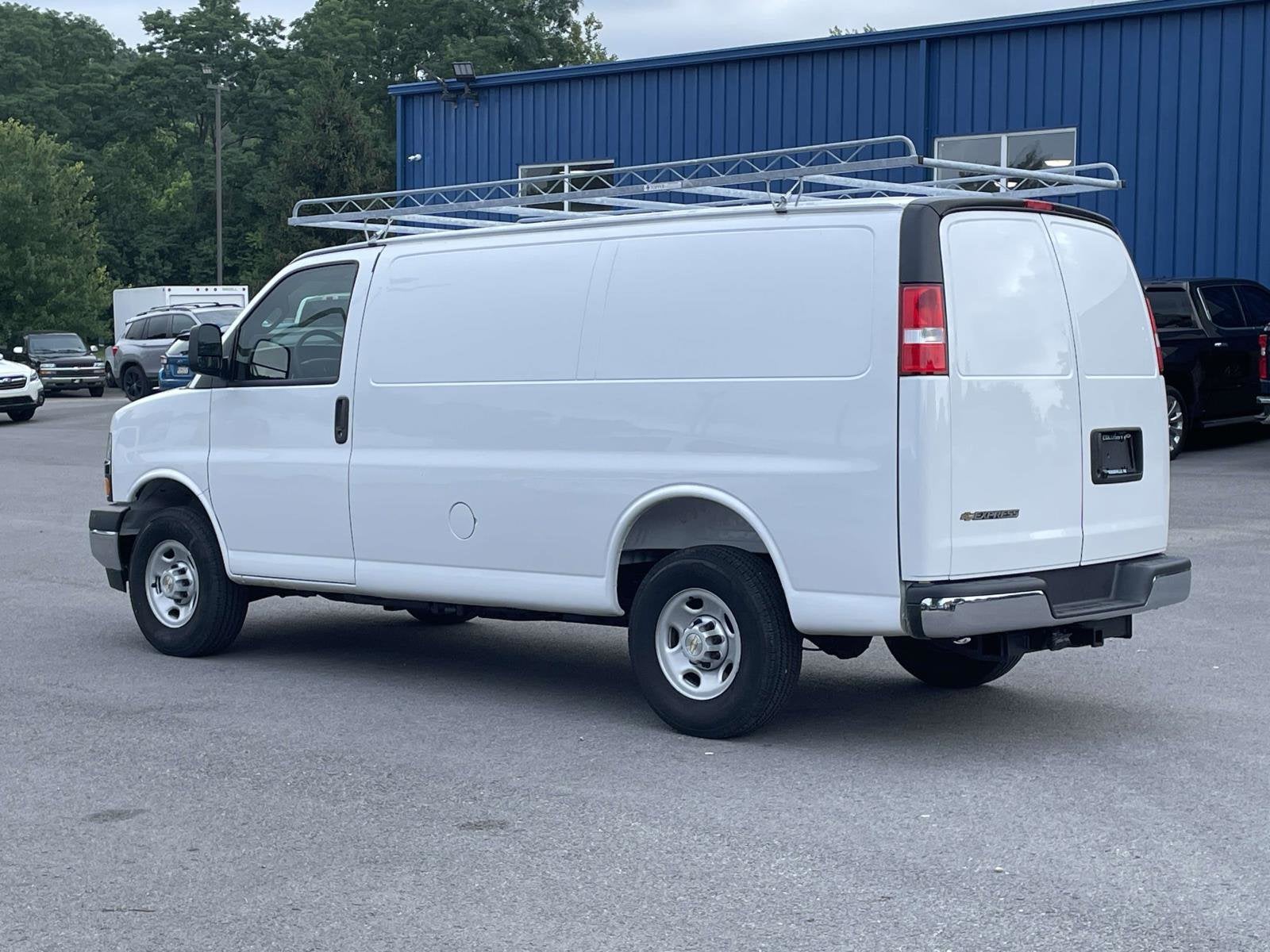 2025 Chevrolet Express Cargo 2500 WT