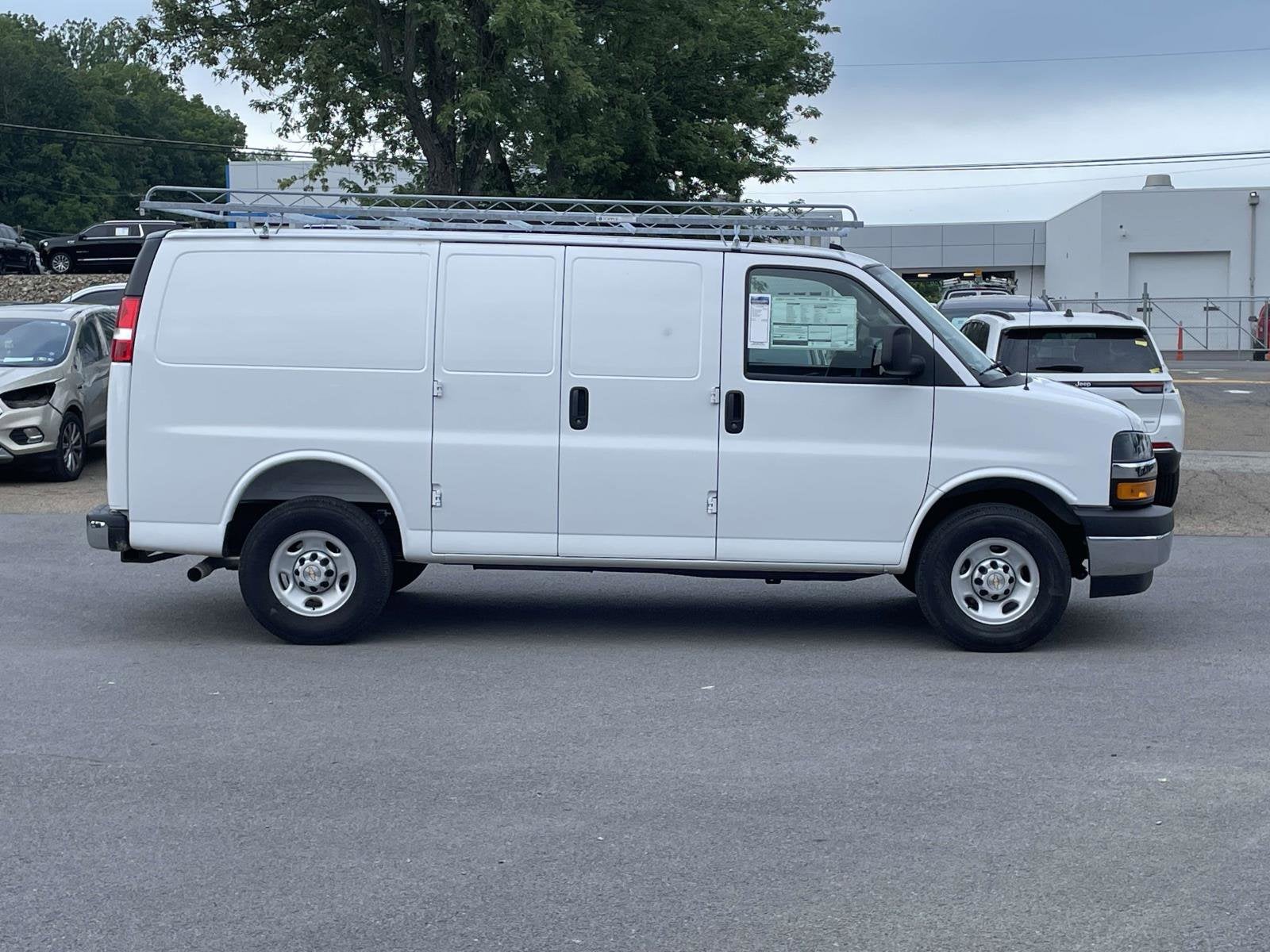 2025 Chevrolet Express Cargo 2500 WT