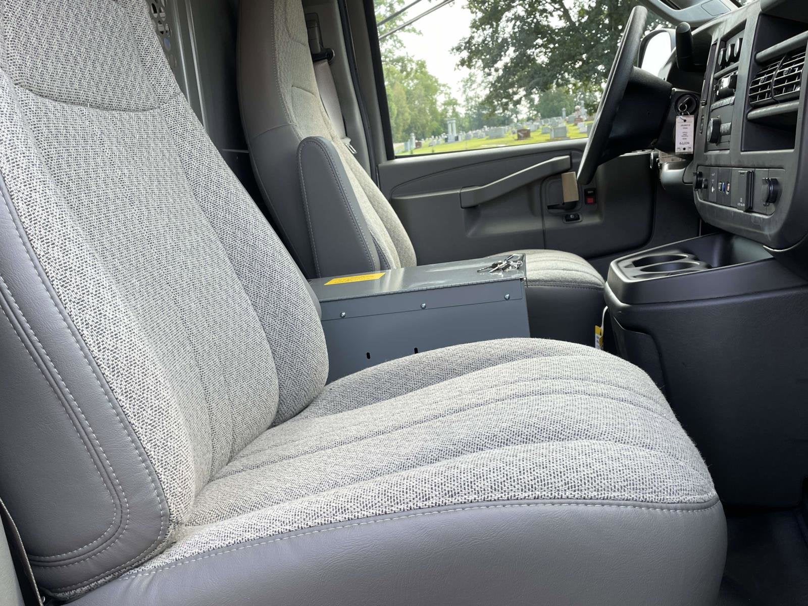 2025 Chevrolet Express Cargo 2500 WT