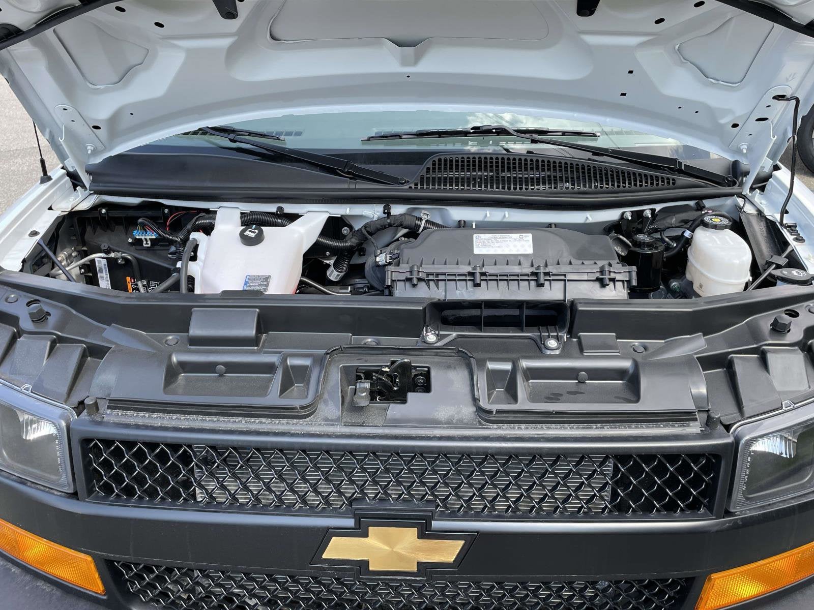 2025 Chevrolet Express Cargo 2500 WT