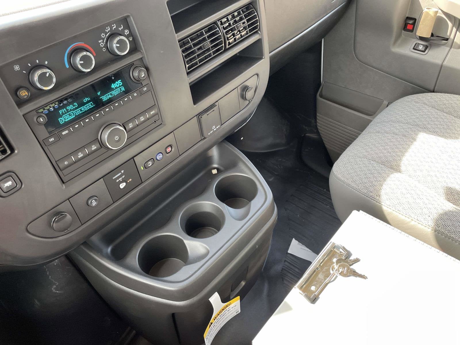 2025 Chevrolet Express Cargo 2500 WT