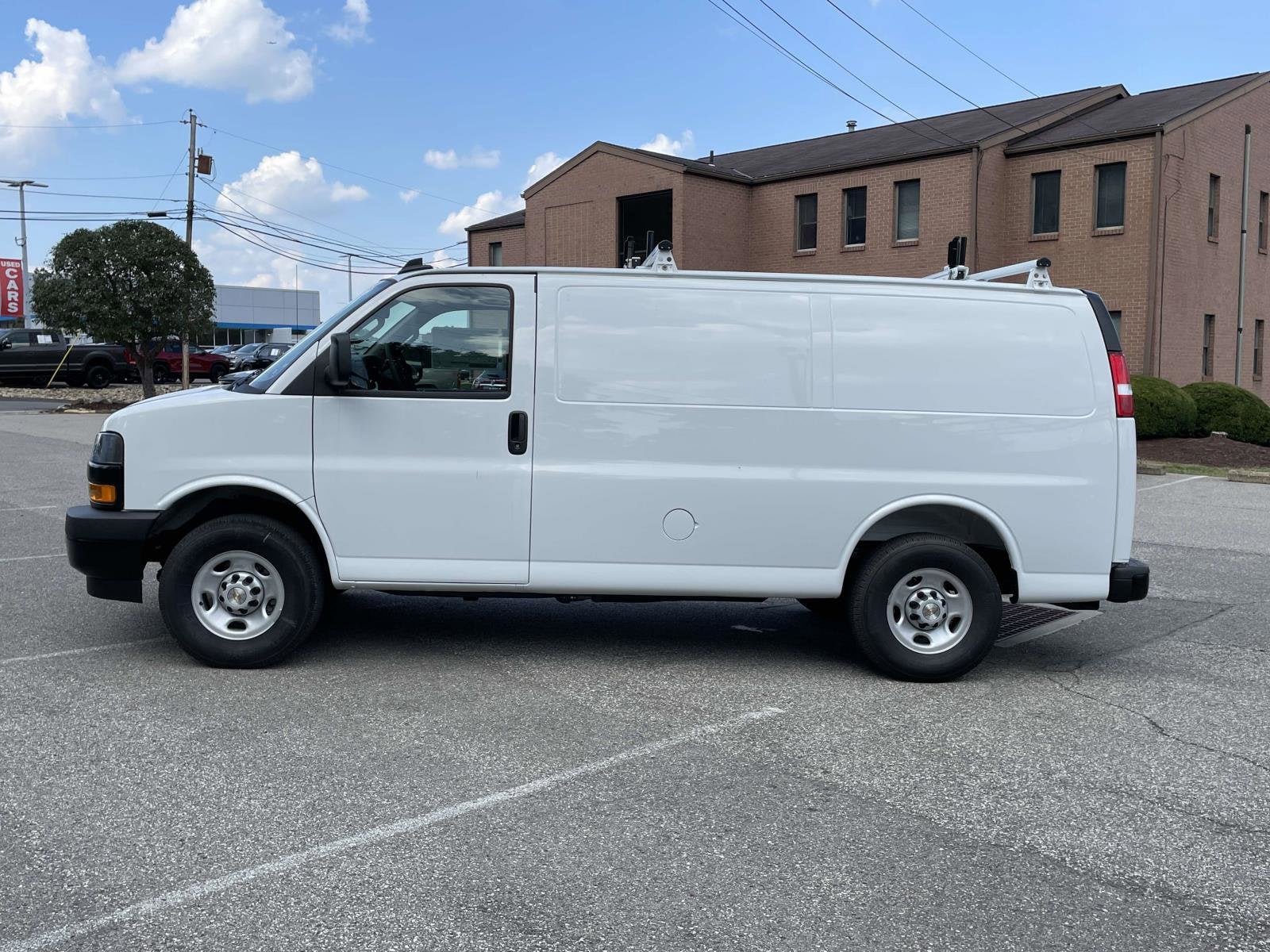 2025 Chevrolet Express Cargo 2500 WT