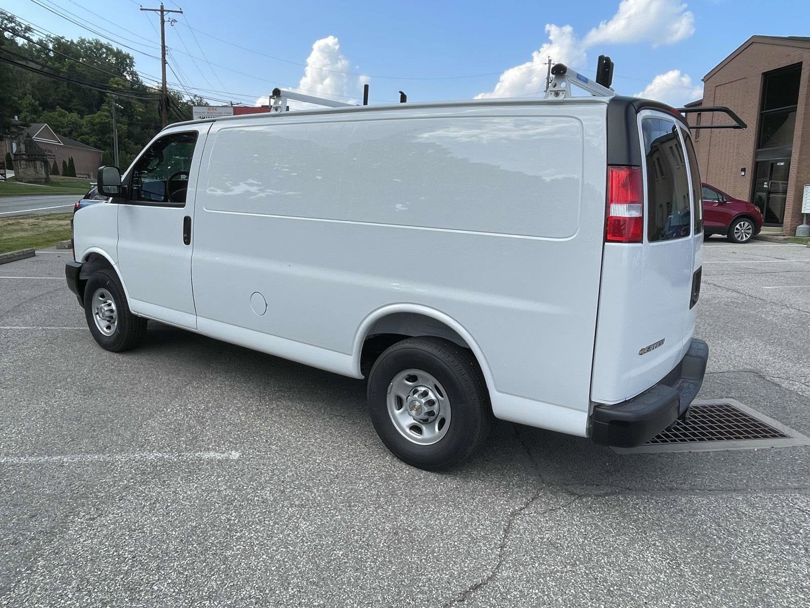 2025 Chevrolet Express Cargo 2500 WT