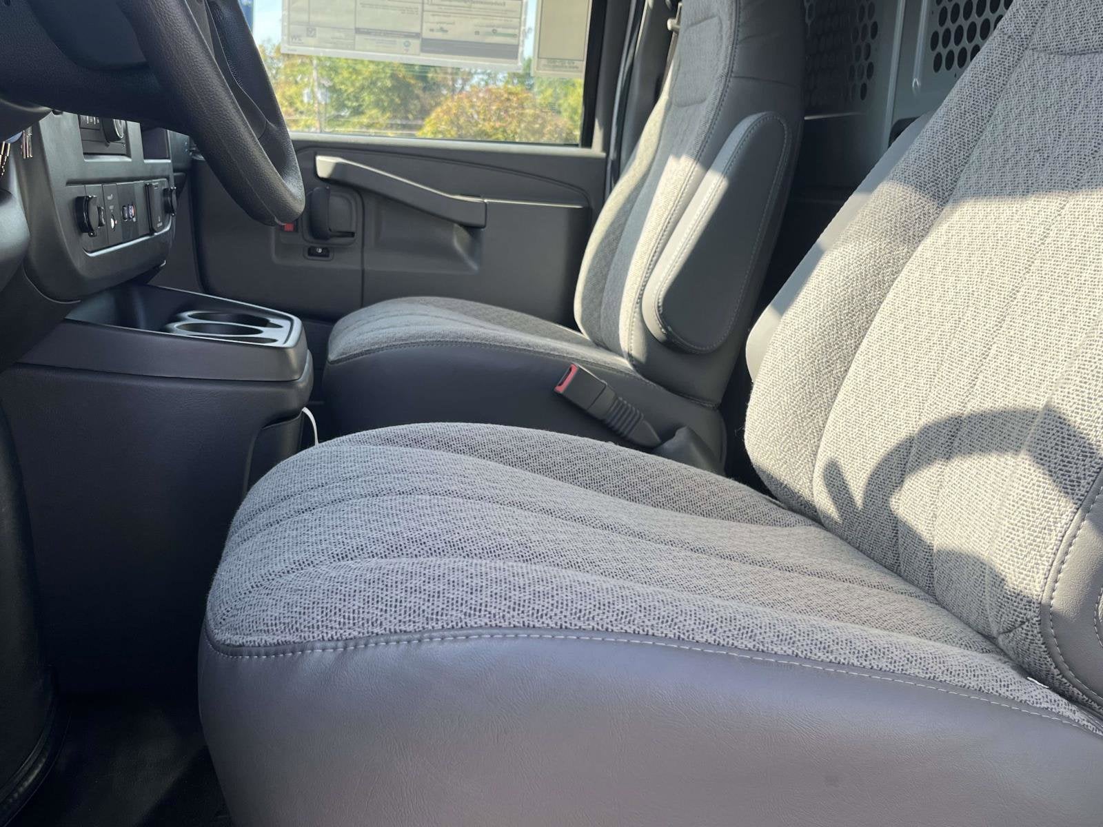 2025 Chevrolet Express Cargo 2500 WT