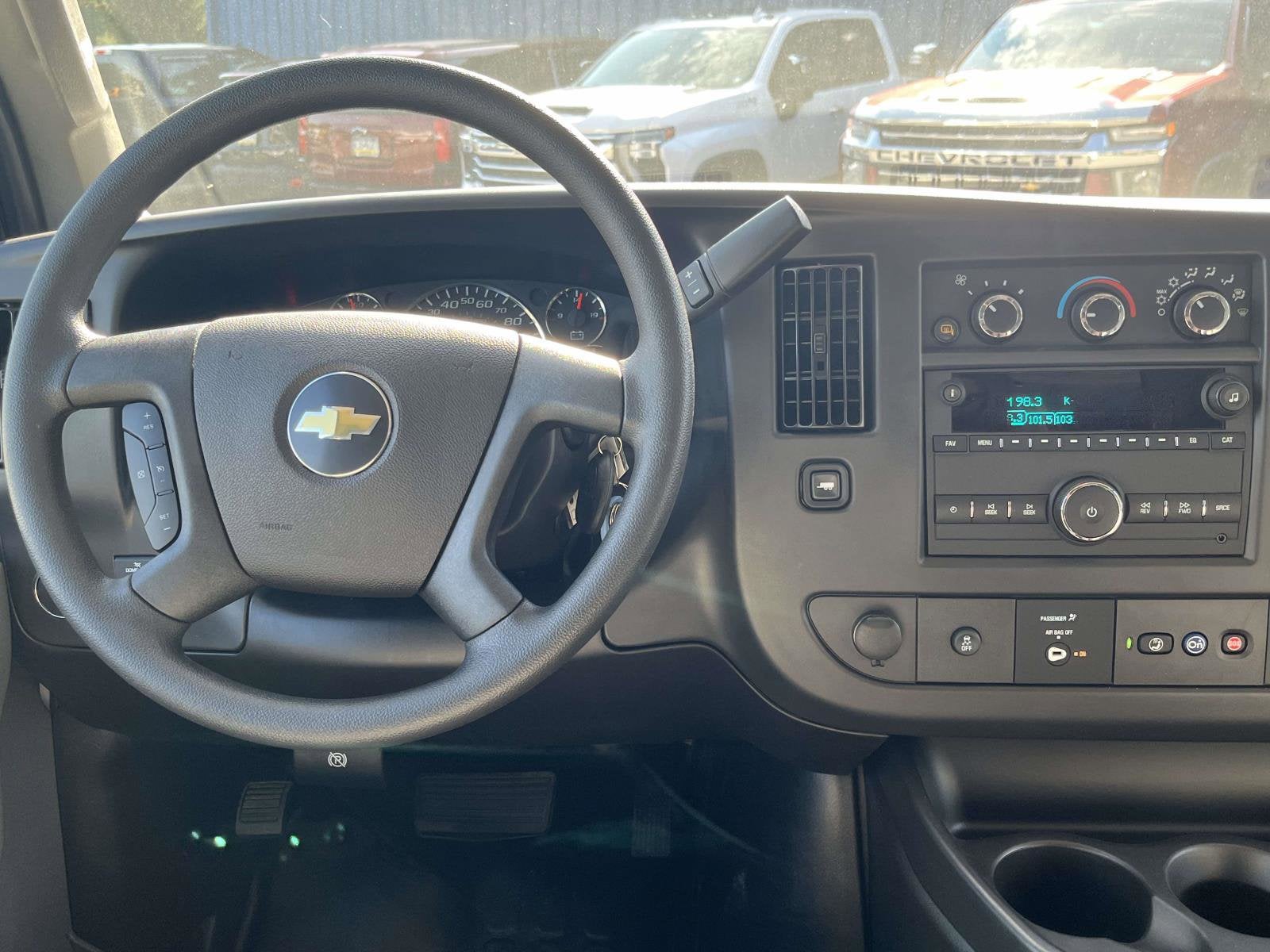 2025 Chevrolet Express Cargo 2500 WT