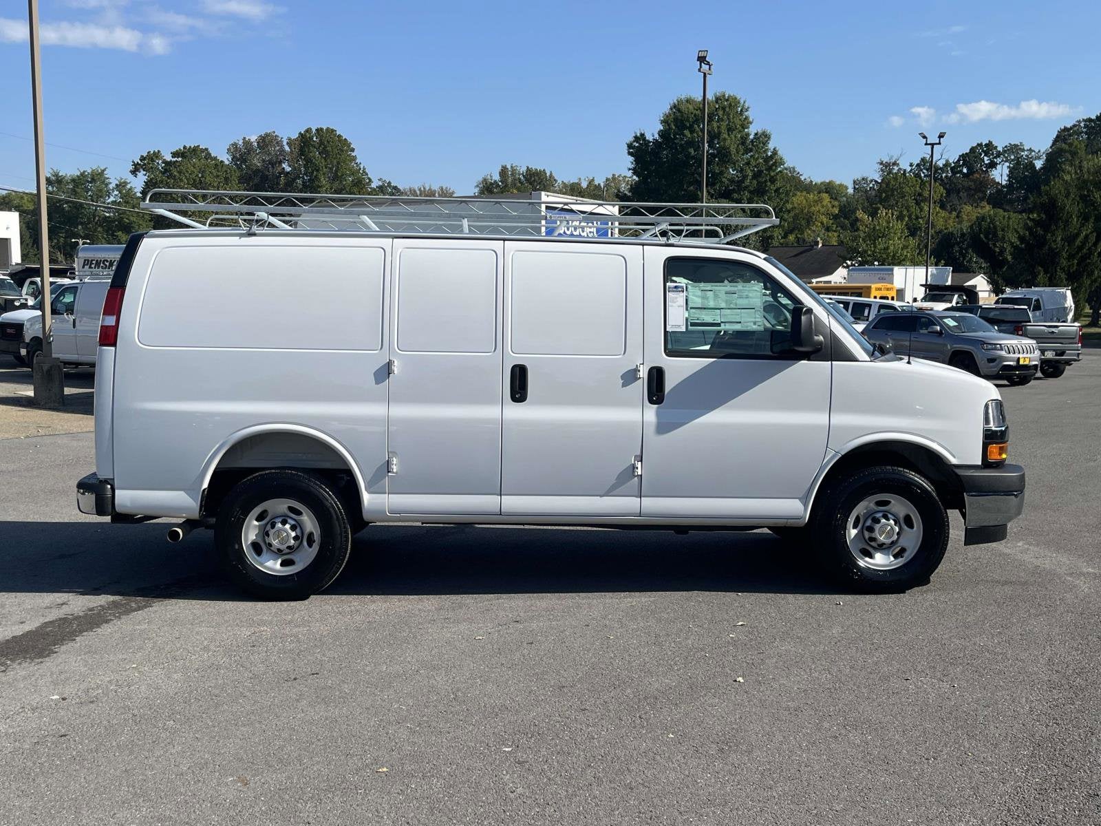 2025 Chevrolet Express Cargo 2500 WT
