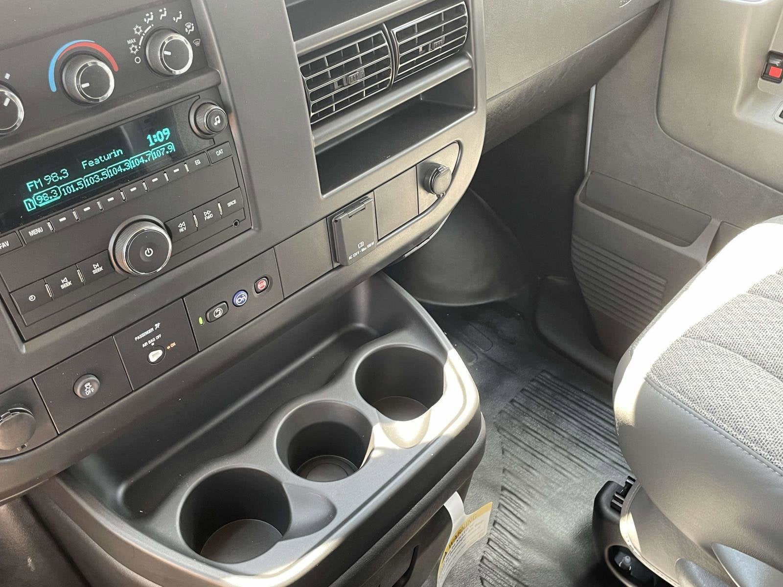 2025 Chevrolet Express Cargo 2500 WT