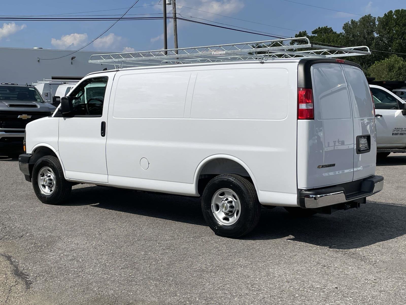 2025 Chevrolet Express Cargo 2500 WT