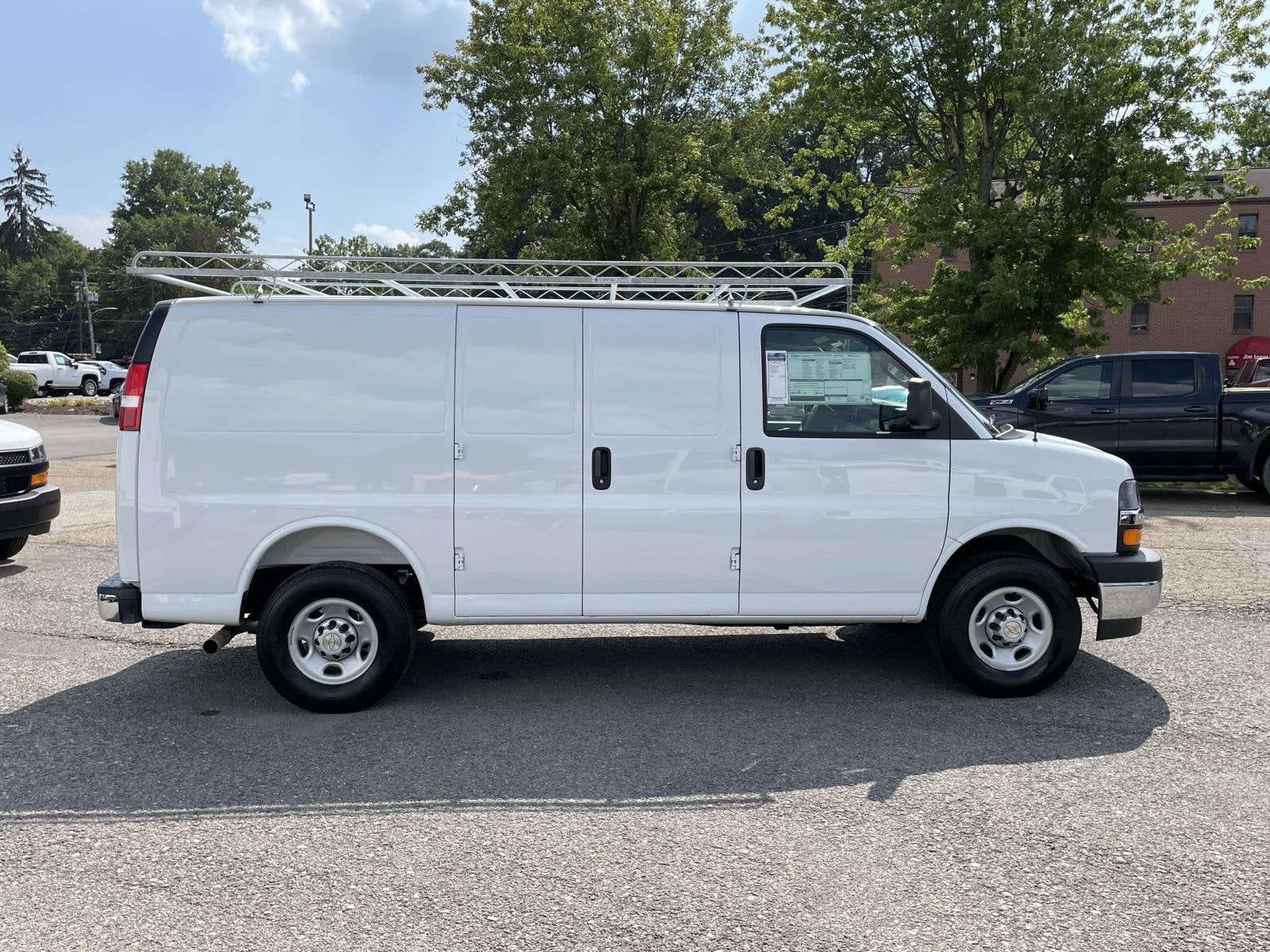 2025 Chevrolet Express Cargo 2500 WT