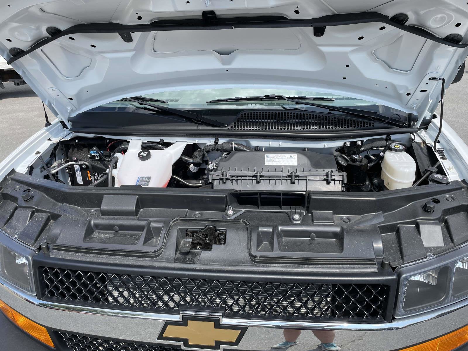 2025 Chevrolet Express Cargo 2500 WT