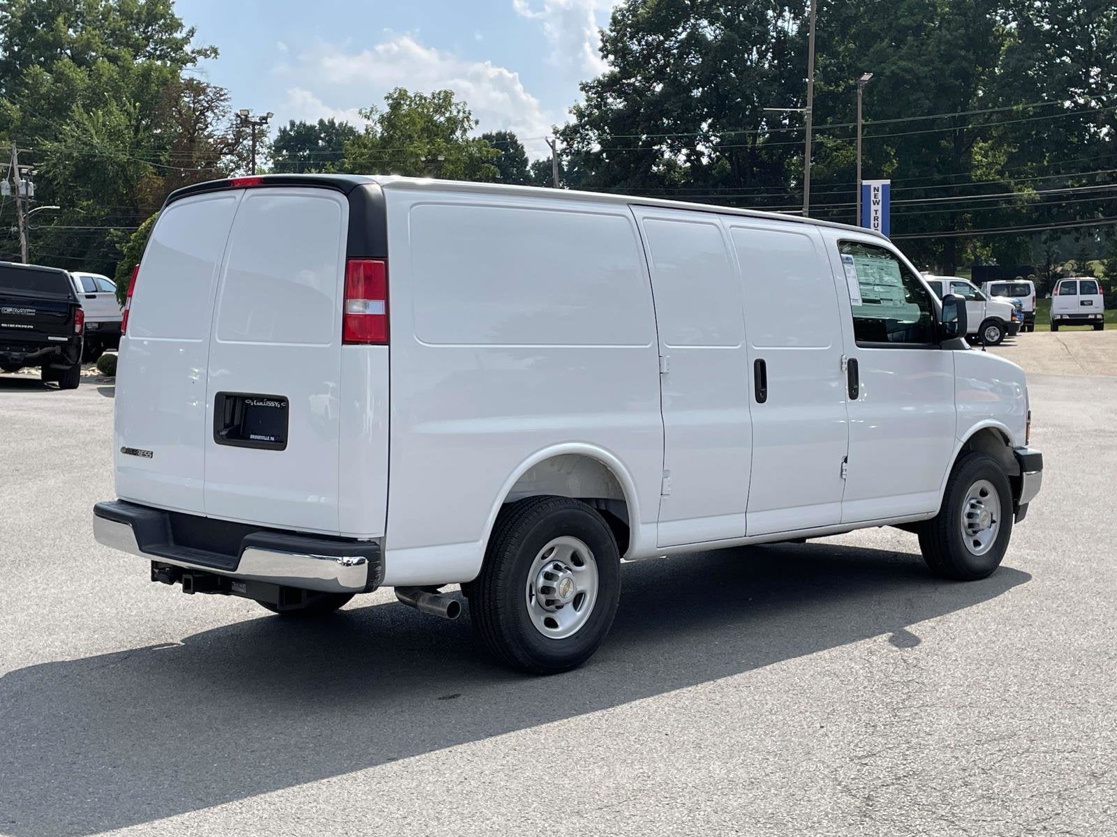 2025 Chevrolet Express Cargo 2500 WT