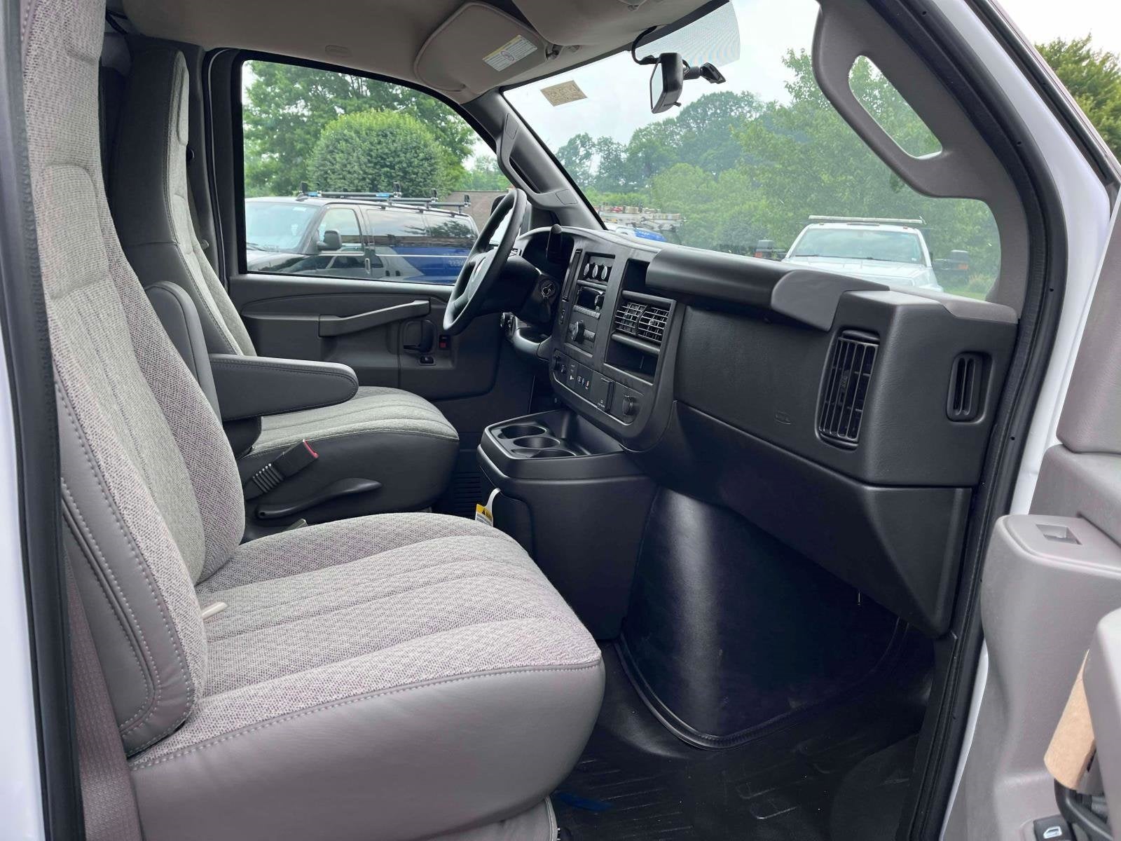 2025 Chevrolet Express Cargo 2500 WT