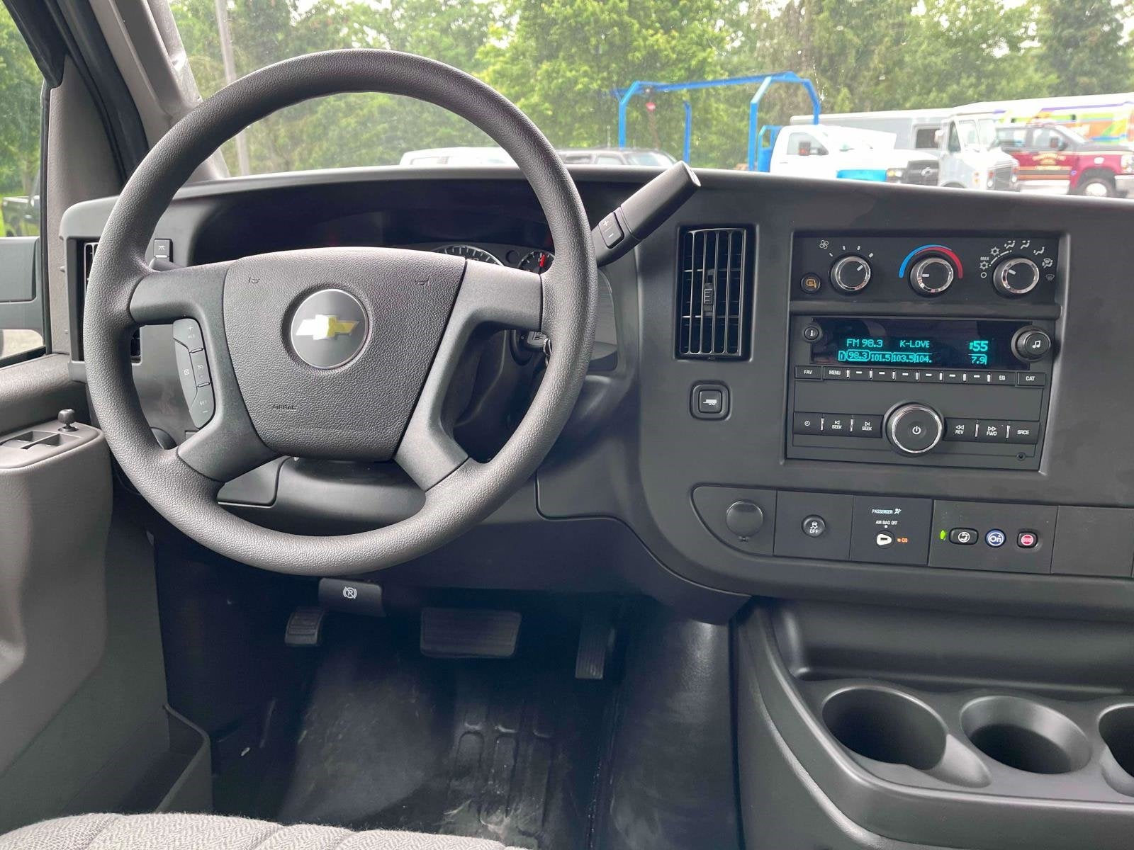 2025 Chevrolet Express Cargo 2500 WT